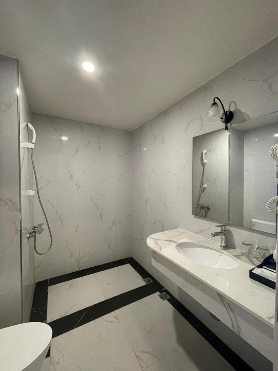 Lotus Hotel & Apartment Hai Phong Luaran gambar