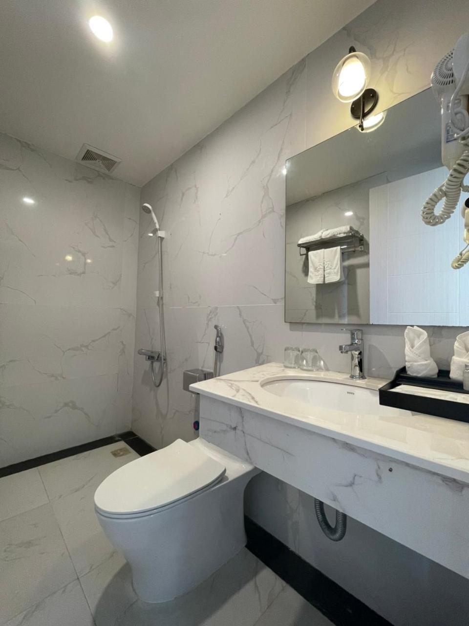 Lotus Hotel & Apartment Hai Phong Luaran gambar